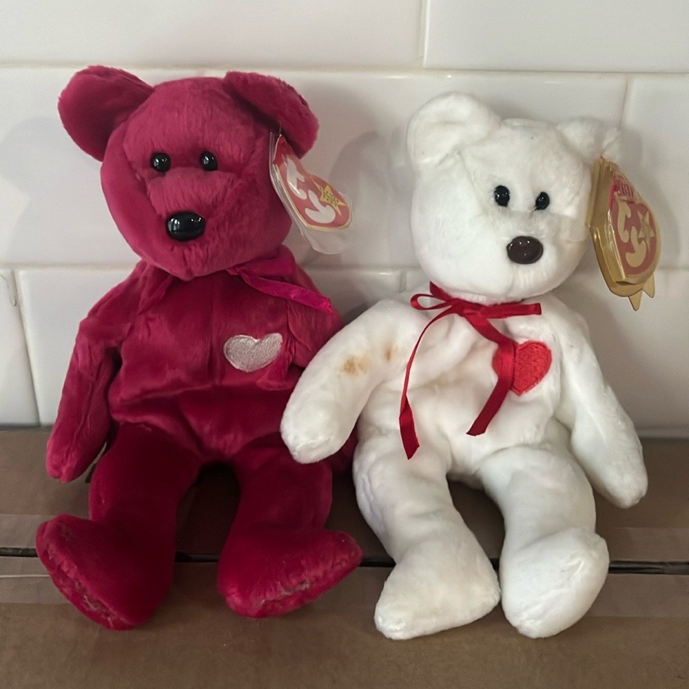 Lot of 2 Ty Beanie Babies Valentino and Valentina- READ DESCRIPTION